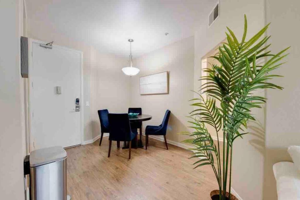 The Nest A Spacious 1 Bedroom Apartment With A Pool View 洛杉矶 外观 照片