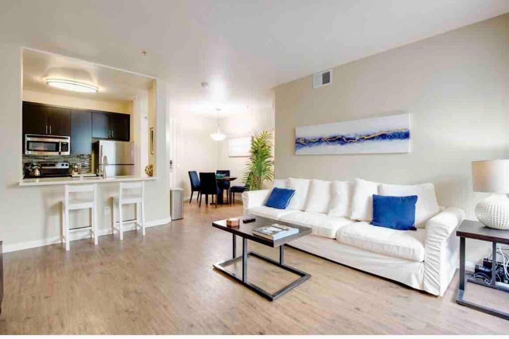 The Nest A Spacious 1 Bedroom Apartment With A Pool View 洛杉矶 外观 照片